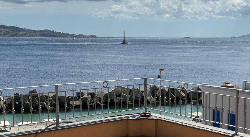 Torre di Faro House | 158 m² House ∙ 3 bedrooms ∙ 6 guests