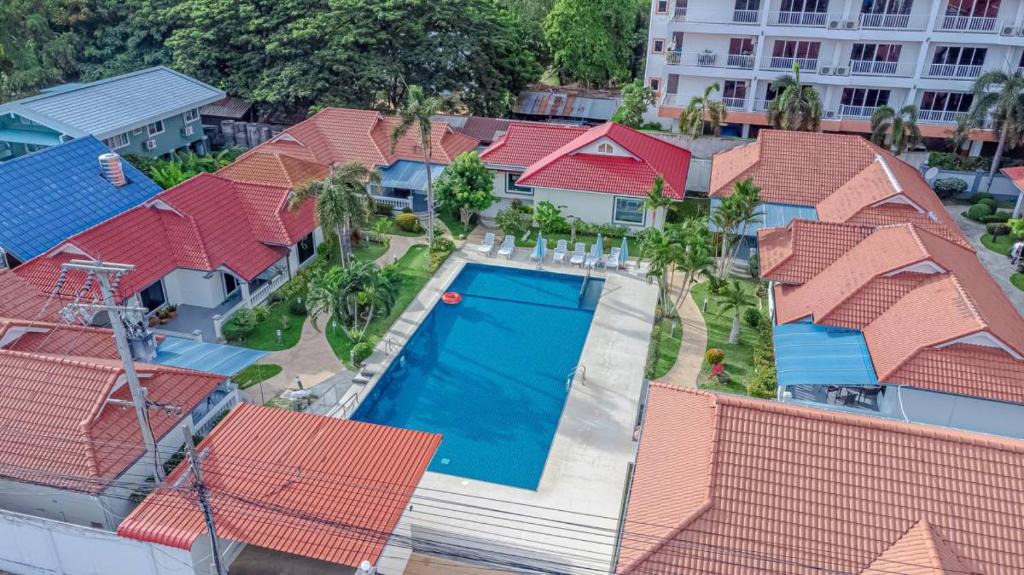 Pratumnak Hill Villa | 15BR-30PAX,300m-Beach & 8mins Walking Street for Families & Group Retreat