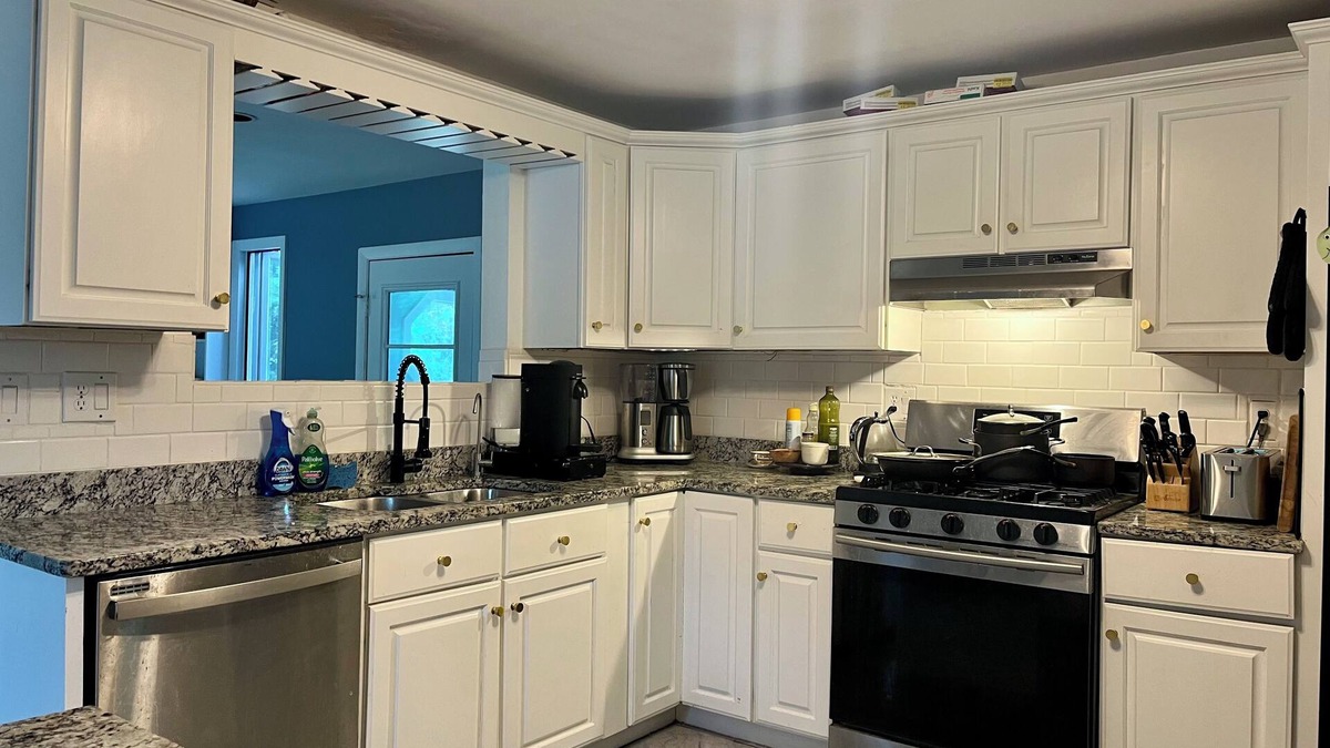 Sharon Bed & Breakfast | 15min to Gillette! Firepit, Patio, Grill + Smoker, Driver for World Cup Games