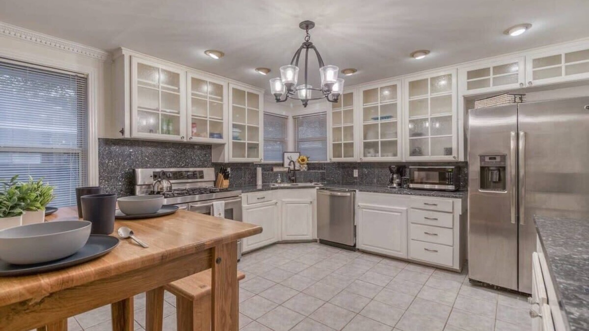San Antonio House | 15mins to Downtown San Antonio! Jupe, There it is!