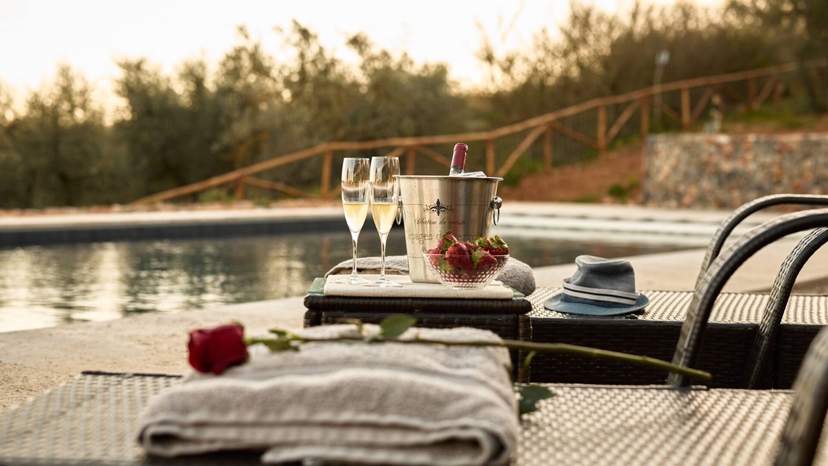 Monteriggioni Villa | 15th century barn fully renovated in a stylish style with gorgeous swimming pool