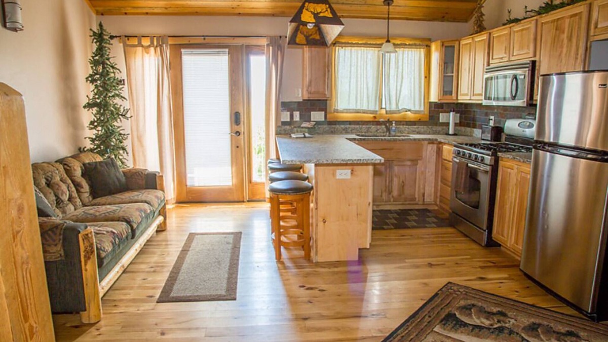 Afton Condo | 16) 1 BEDROOM WITH LOFT CONDOS - 3 QUEENS- The Mountain Inn