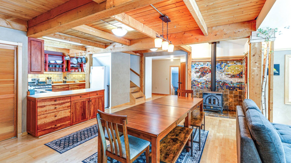 Fairbanks Cabin | 16-Acre Plot: Peaceful Cabin in Fairbanks!