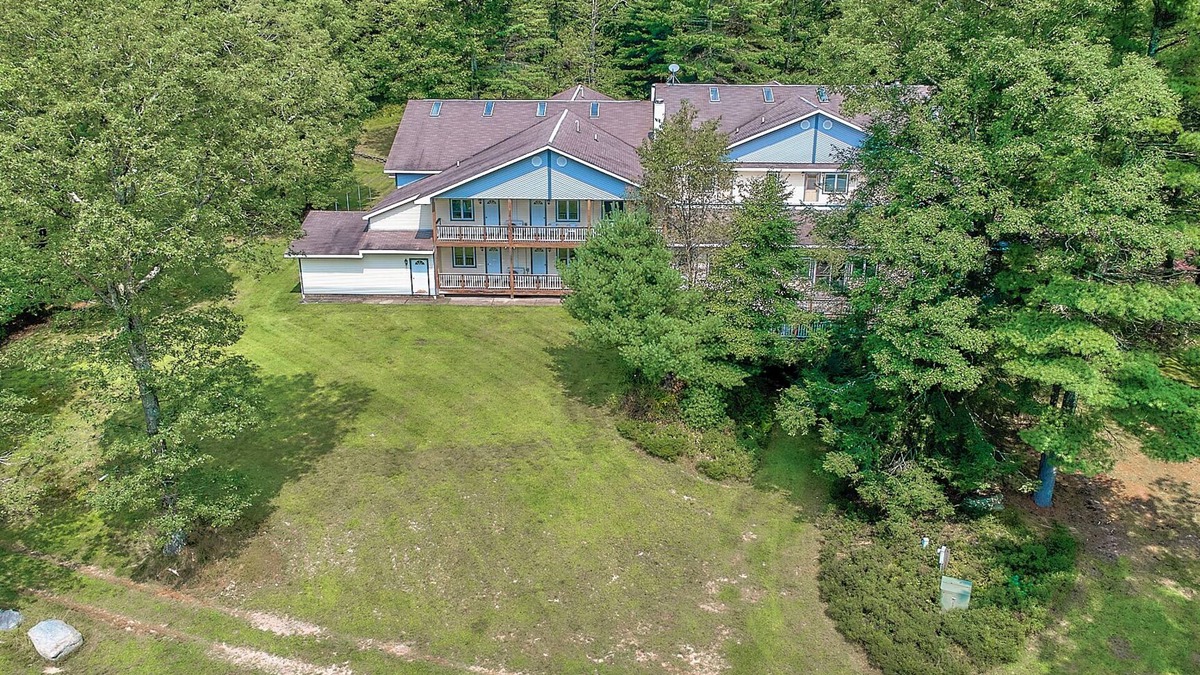 Rowland House | 16 Bedroom 20 Bathroom Mansion with Indoor Pool