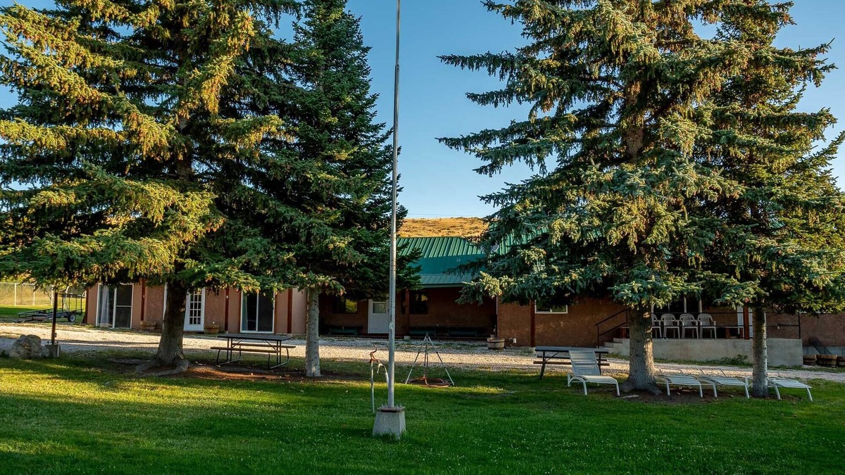 Fish Haven Cabin | 16 Bedroom stream-side Lodge on 3 acres, 3-night min Summer & Holidays-sleeps 60