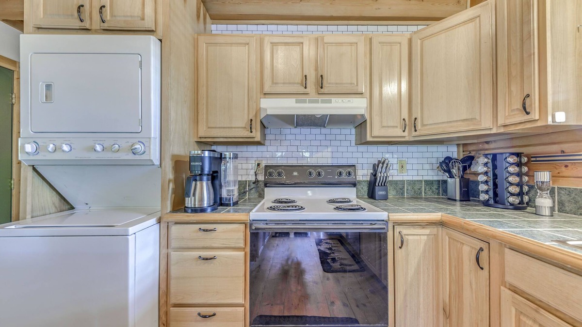 Ruidoso Cottage | 16 Mi to Ski Apache: Ruidoso Cabin Rental
