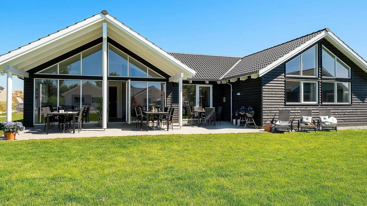 Olpenitz House | 16 person holiday home in Hasselberg