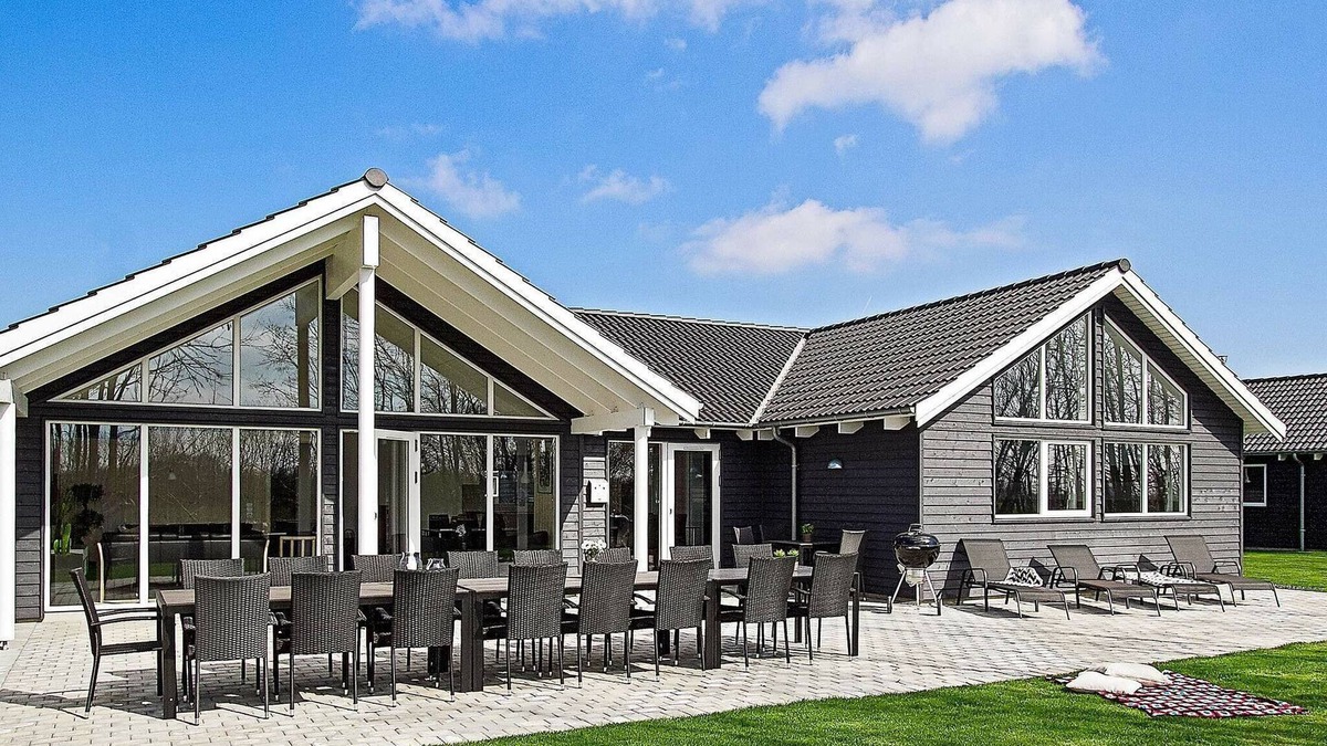 Olpenitz House | 16 person holiday home in Hasselberg