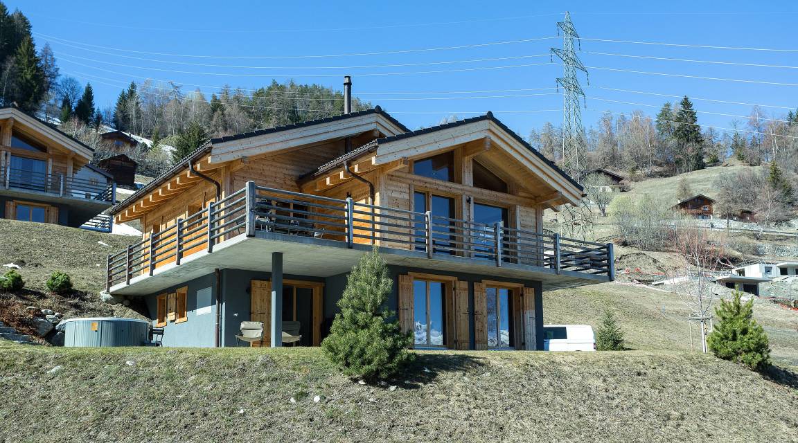 Riddes House | 160 m² House ∙ 4 bedrooms ∙ 8 guests