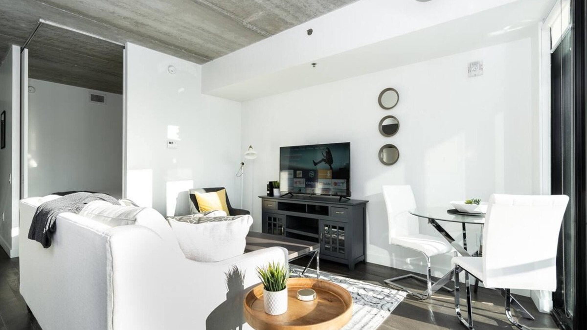 Downtown Winnipeg Condo | (1606)Downtown Glasshouse+ Hi-End 1 Bdr+Fast WiFi(311)