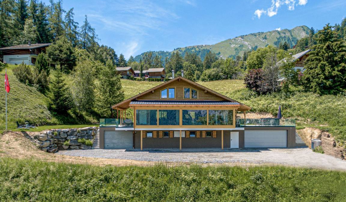 Chamoson Villa | 165 m² Villa ∙ 4 bedrooms ∙ 8 guests