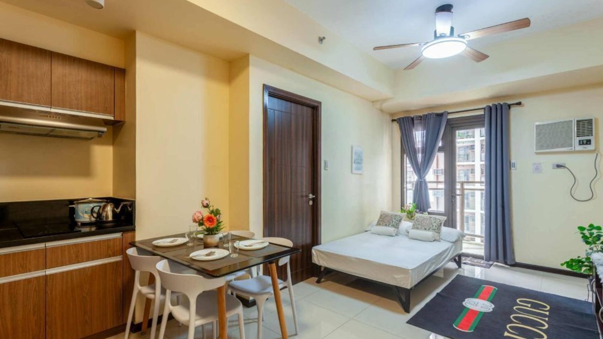 Pasay Condo | 16D The Den The Radiance Manila Bay