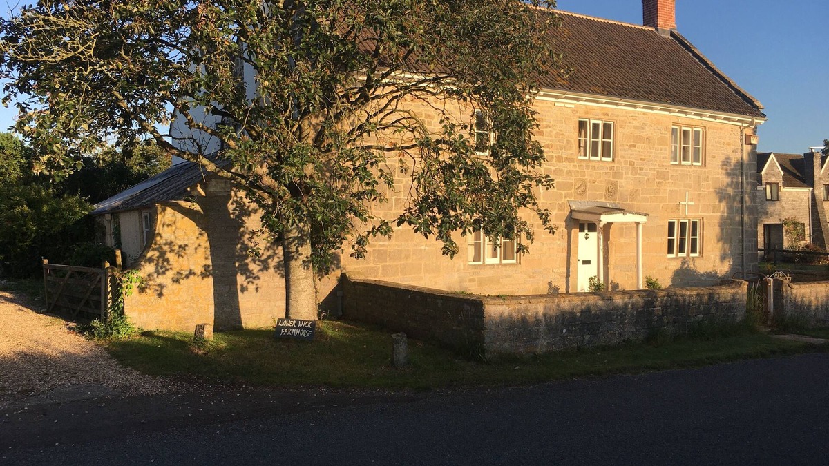 Glastonbury Other | 16thCentury cottage, foothills of Glastonbury Tor, outdoor pool.