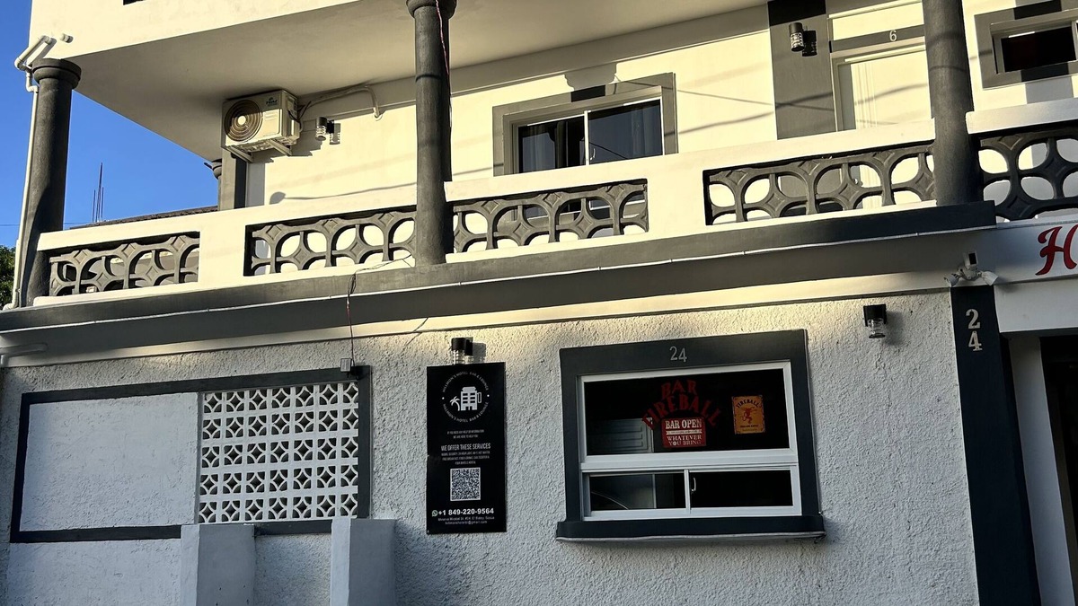 El Batey Hotel | 17-room hotel in fabulous Sosúa with AC, WiFi, and HOT WATER