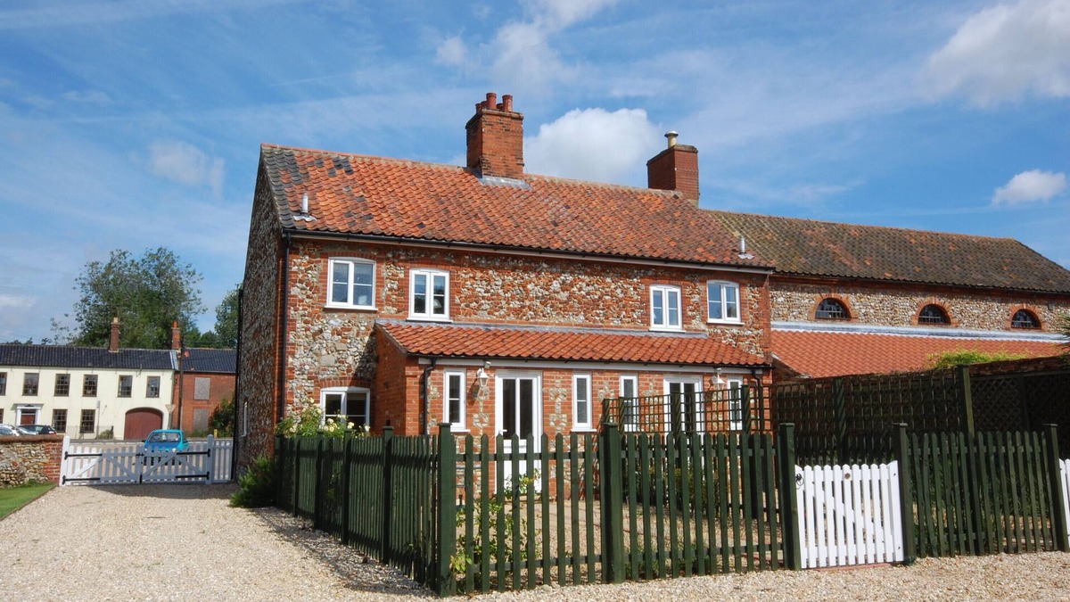 East Rudham House | 17 The Green - Three Bedroom House, Sleeps 5