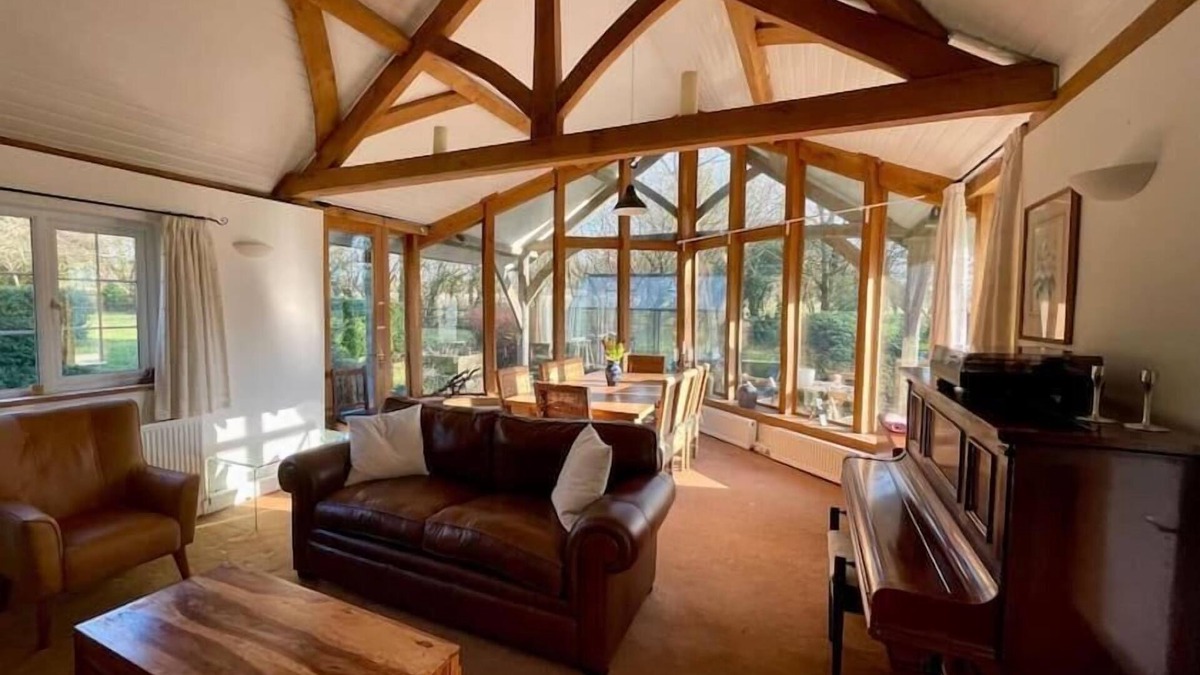 Cowbridge Cottage | 17th Century four bedroom farmhouse
