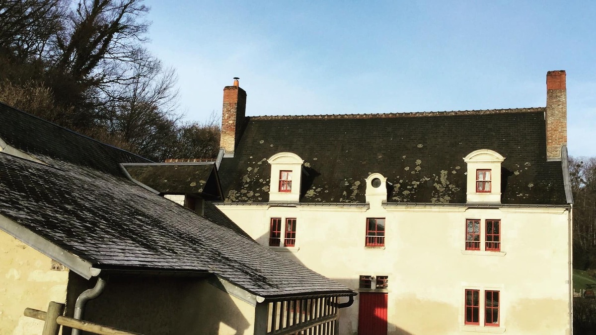 Les Essards House | 17th century manor for 10p with jacuzzi and sauna