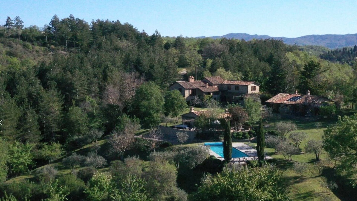 Citta di Castello Villa | 17th Century villa with six beds and baths, pool & complete privacy