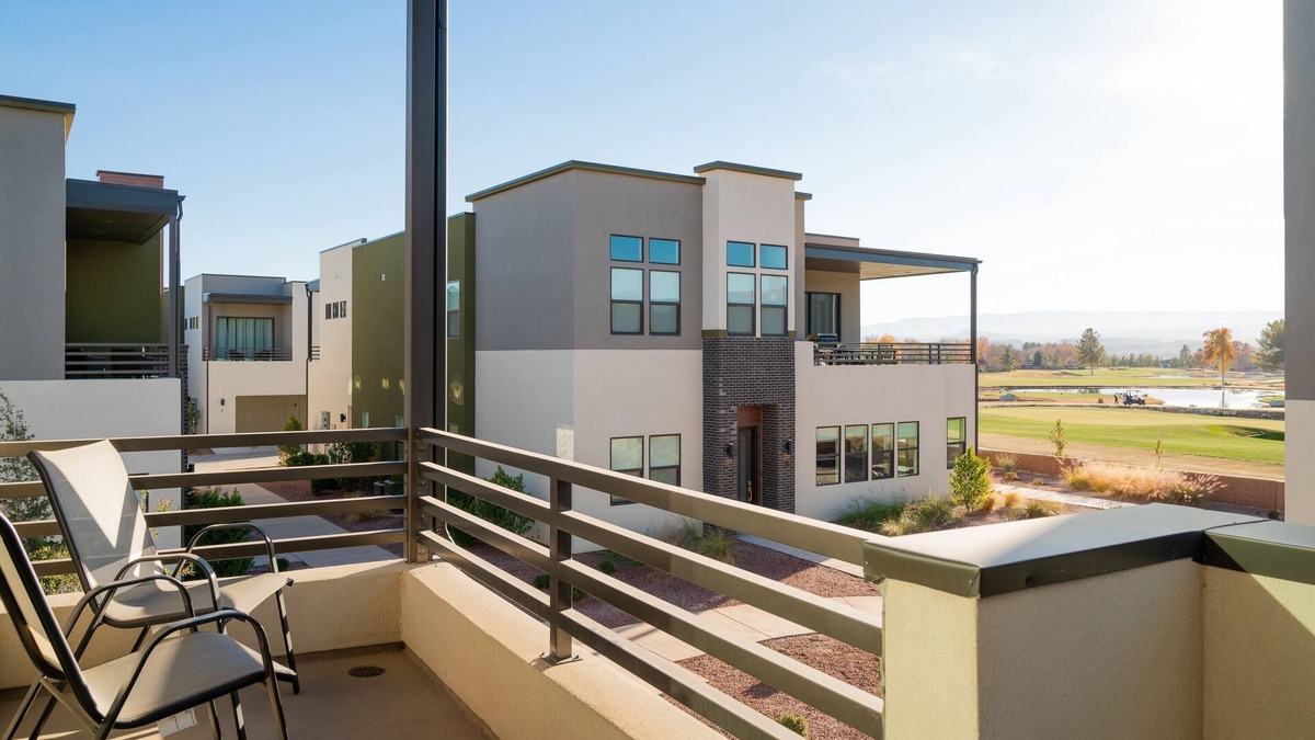 Bloomington Condo | #18 At Bloomington Country Club 4 Bedroom Townhouse by Redawning