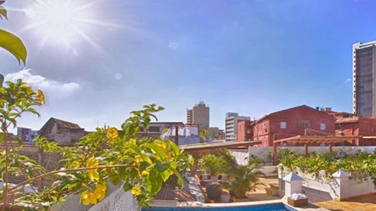 Cartagena Walled City Villa | 18 BEDROOM MEGA MANSION OLD CITY CIUDAD AMURALLADA ROOFTOP POOL SAUNA JACUZZI!