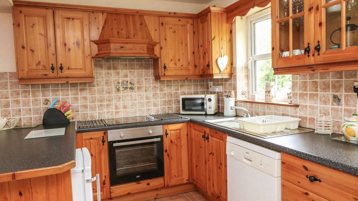 Glengarriff Cottage | 18 Dalewood