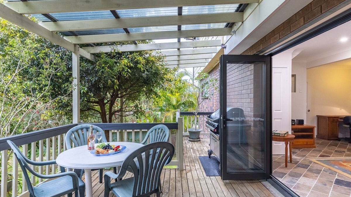 Soldiers Point House | 18 Irene Crescent - pet friendly holiday home