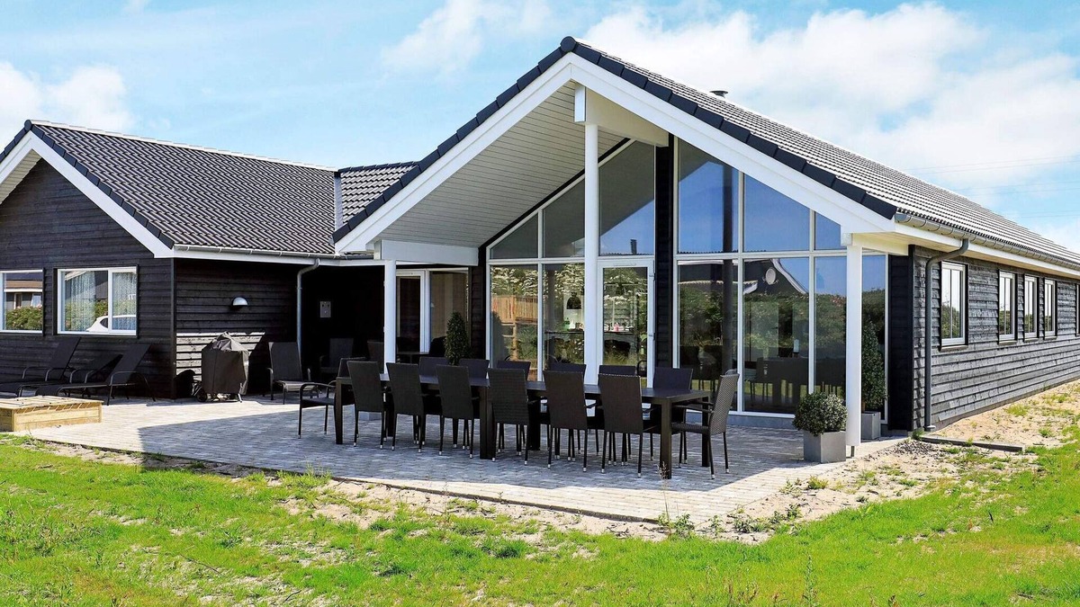 Klegod Strand House | 18 person holiday home in Ringkøbing