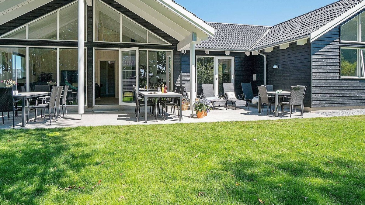 Olpenitz House | 18 person holiday home in Hasselberg