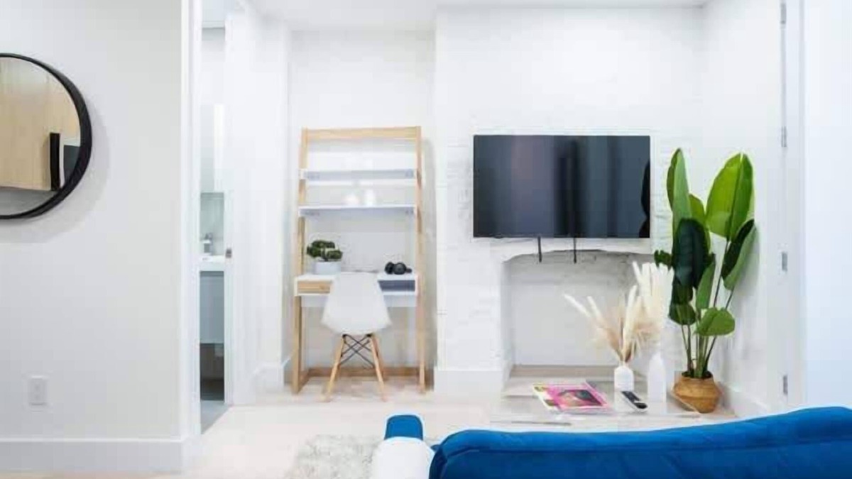 Ukrainian Village Apartment | 180-2 Cozy 2BR/1Bath East Village