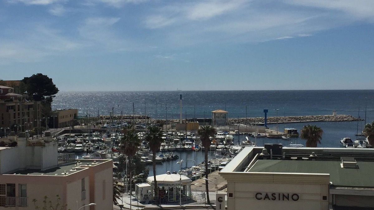 Carry-le-Rouet Apartment | 180 ° sea view apartment in Carry le Rouet