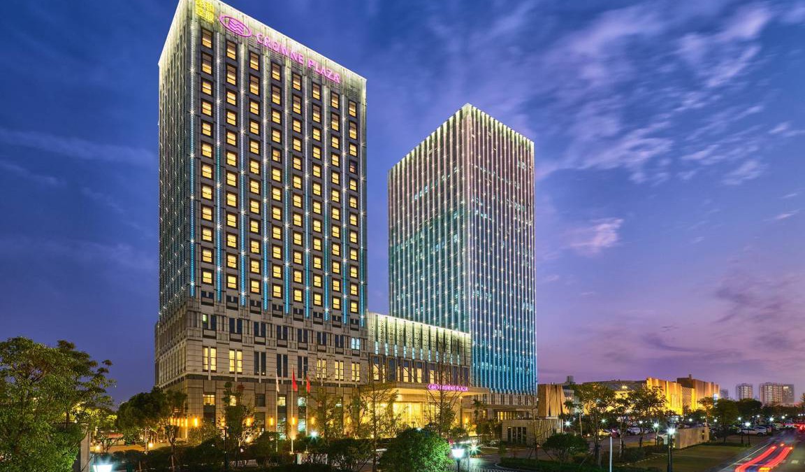 Caidian District Hotel | 180 m² Hotel ∙ 5 bedrooms ∙ 127 guests