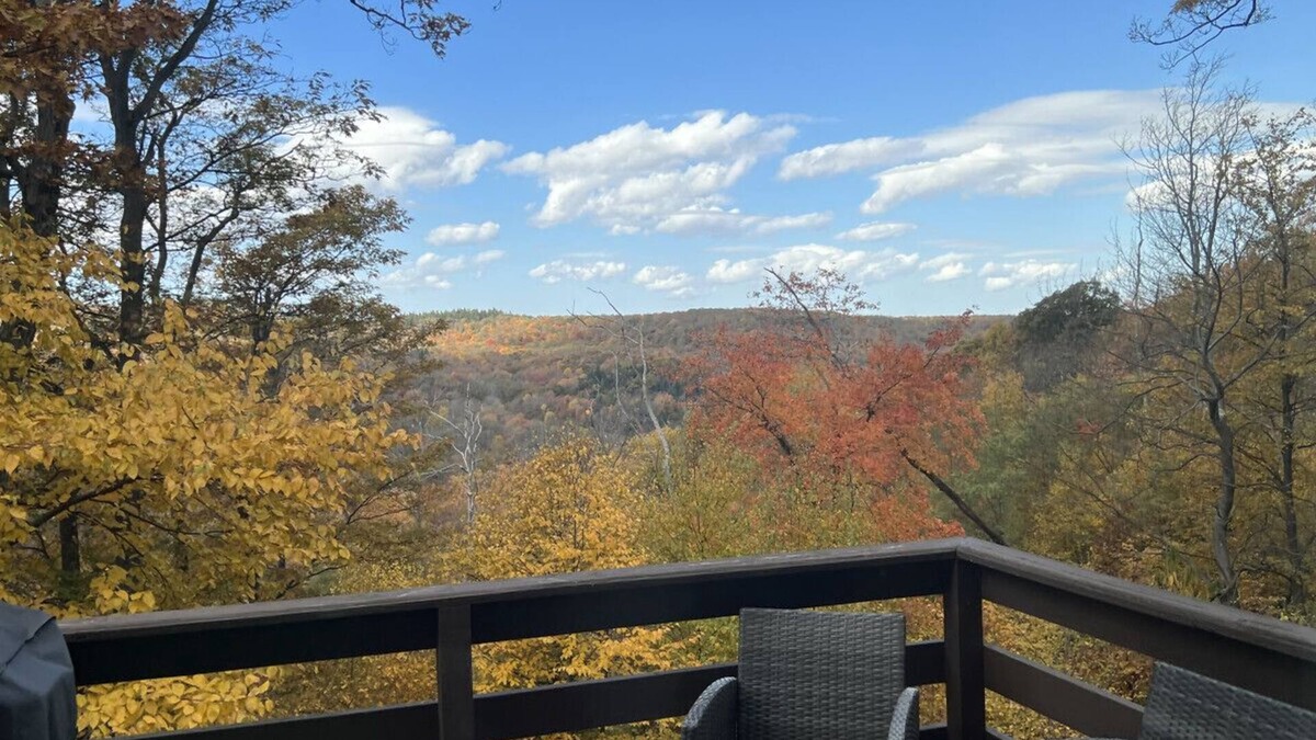 Hidden Valley Apartment | 1809 Eagles Ridge Court