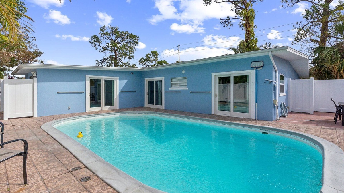Anona House | 1818 Indian Rocks Road