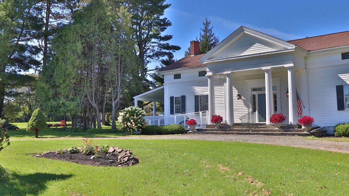 Cooperstown House | 1819 House - Unique Group Friendly 6 bdrm/6 bath Close to Cooperstown Dreams Pk
