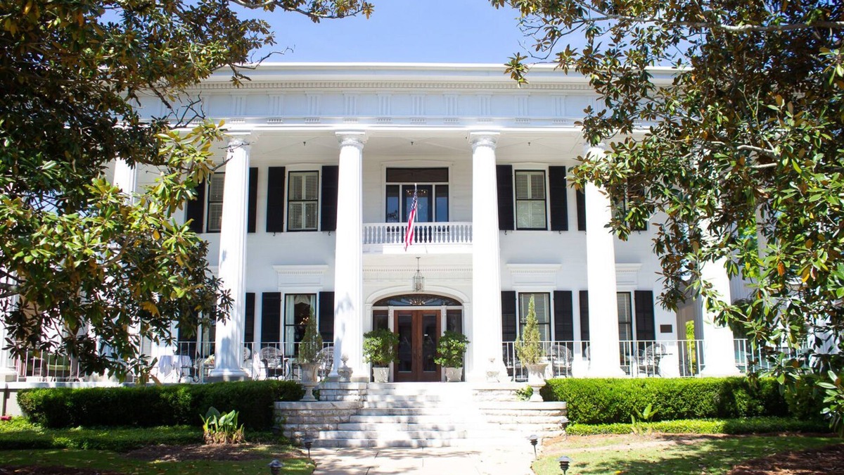 Macon Bed & Breakfast | 1842 Inn