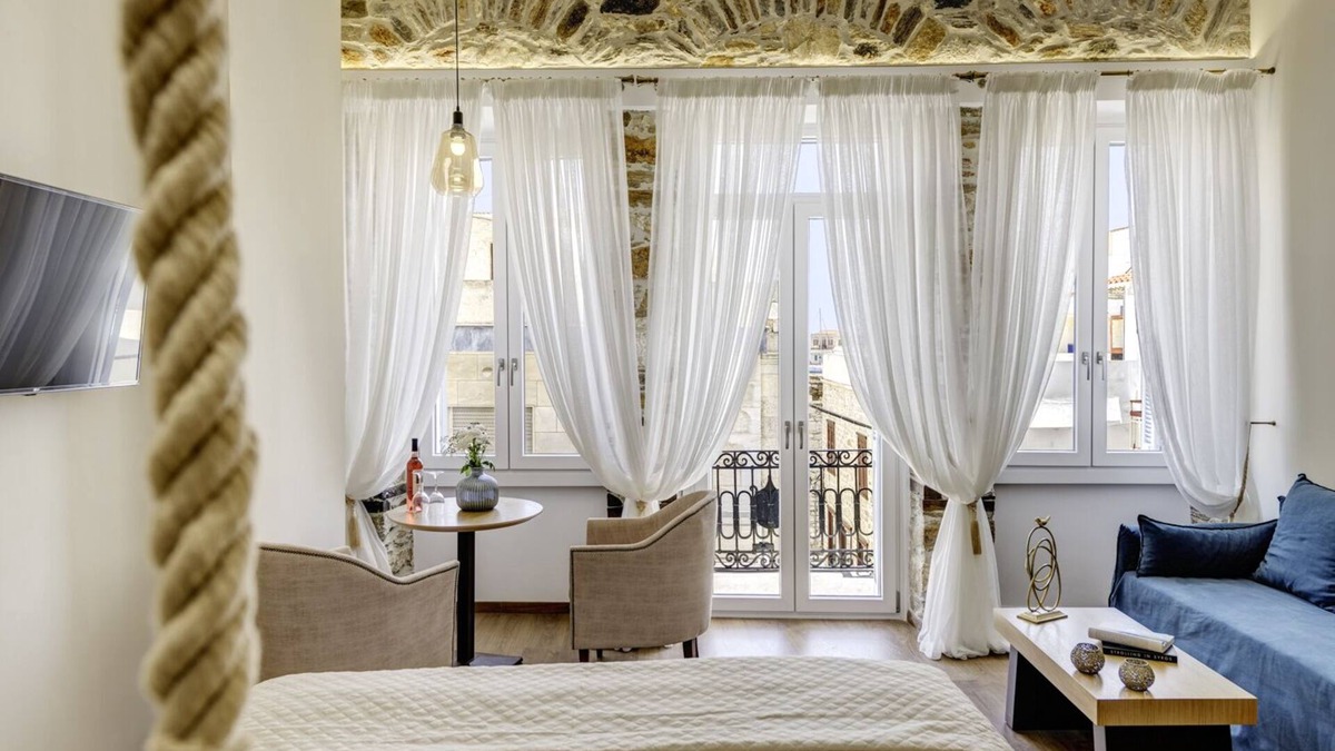 Ermoupoli Hotel | 1844 Suites Syros