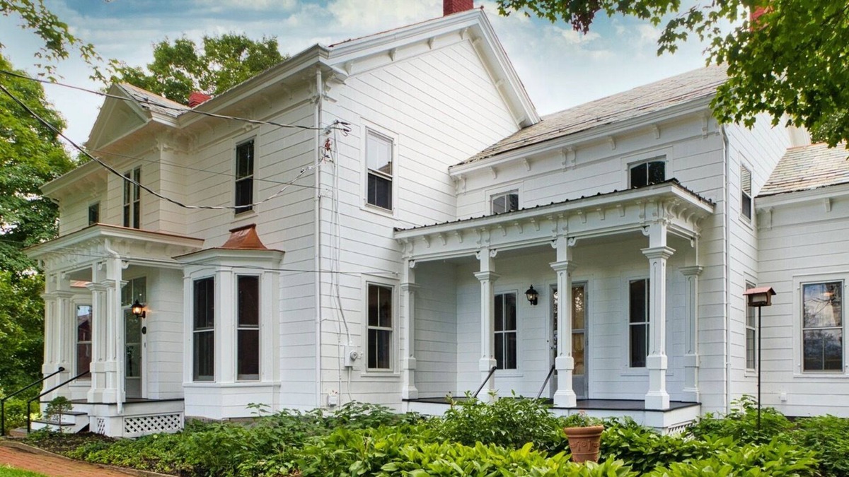Schuylerville House | 1862 Italianate Victorian B&B Owner's Unit