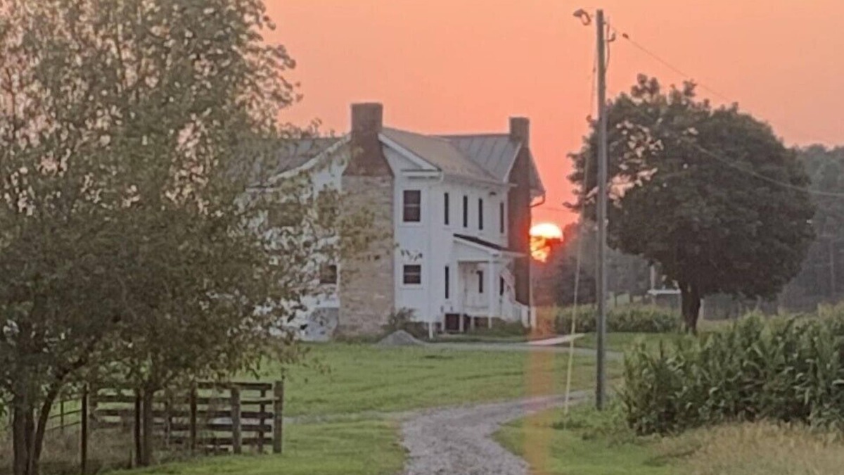 Luray Other | 1875 FARMHOUSE completely renovated with a spectacular Blue Ridge Mountain view!