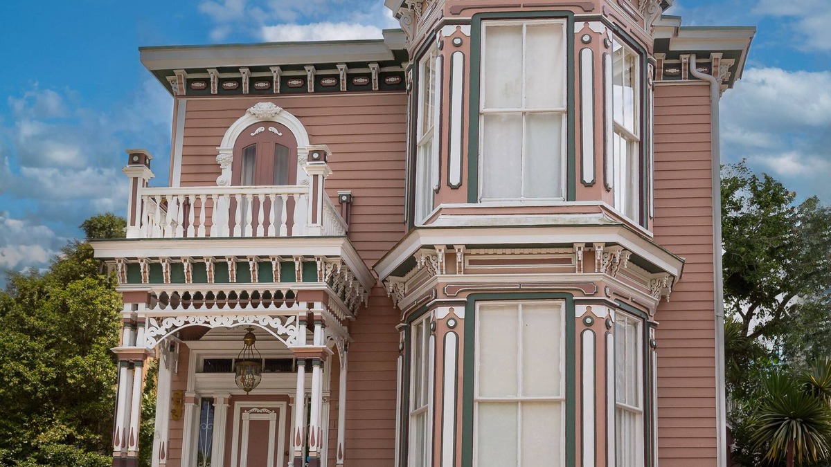 Historic Downtown Savannah House | 1876 Charming Victorian Home in Savannah's Famed Historic District