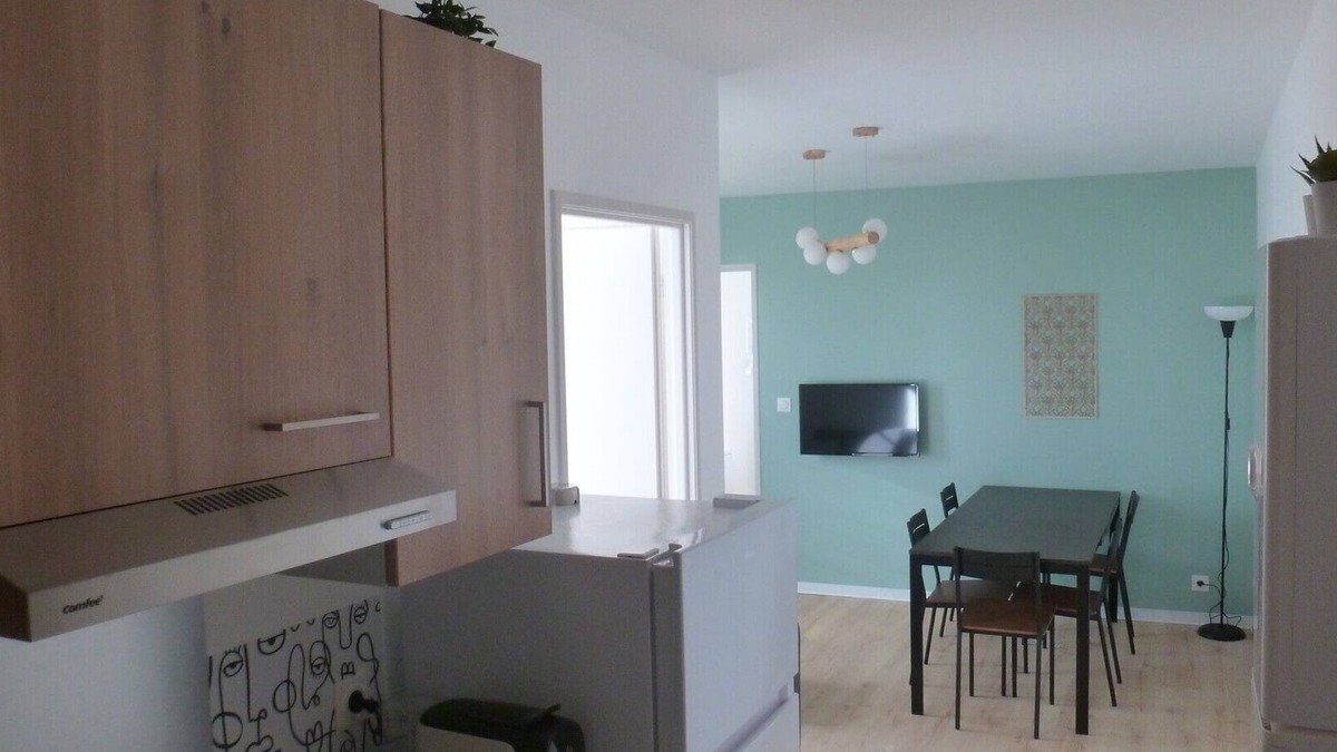 Chasseneuil-du-Poitou Apartment | 18moliere fr 5 pers. sheets, towels & cleaning included