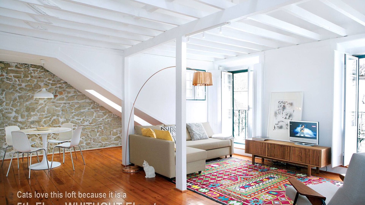 Santa Maria Maior House | - 18th Century Loft -