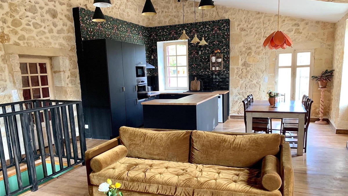 Paillet House | 18th century stone house 25 km from Bordeaux