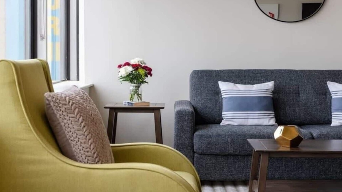 Downtown Dallas Apartment | 18th FL Stylish CozySuites with pool, gym 4