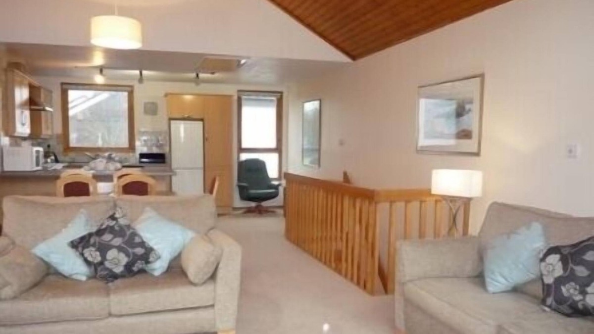 Keswick Cabin | 19 KESWICK BRIDGE, family friendly, with a garden in Keswick