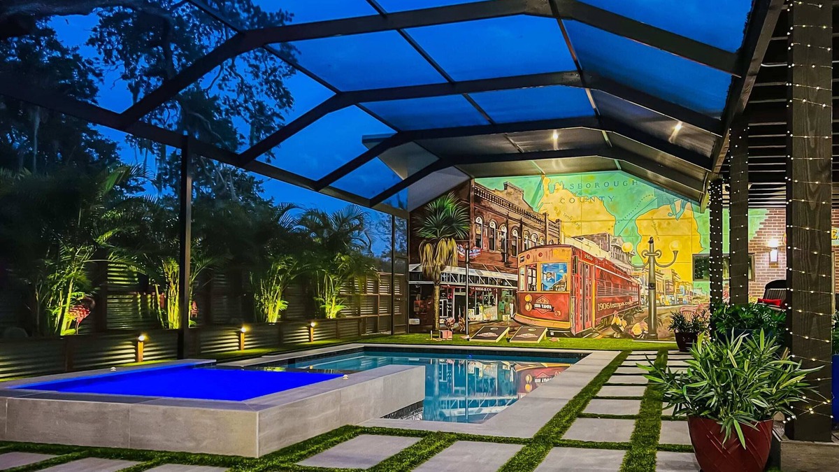 North Hyde Park House | 1906 Tampa - Modern City Oasis w/Industrial Vibe