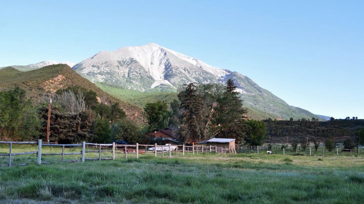 Carbondale Cabin | 1907Creekside Cabin w/hot tub & sauna; bike, hike, ski & fish- Go Back in Time