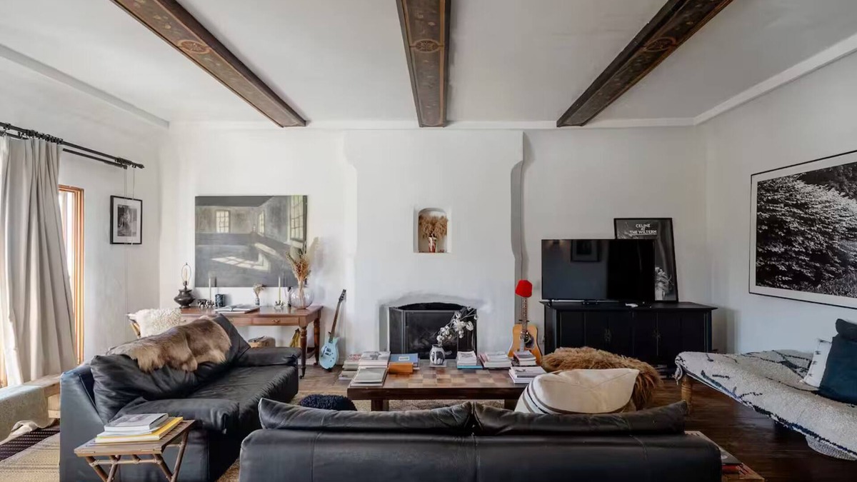 Hollywood Dell Villa | 1924 Designer 2-bedroom Villa for Creatives in the Hollywood Hills