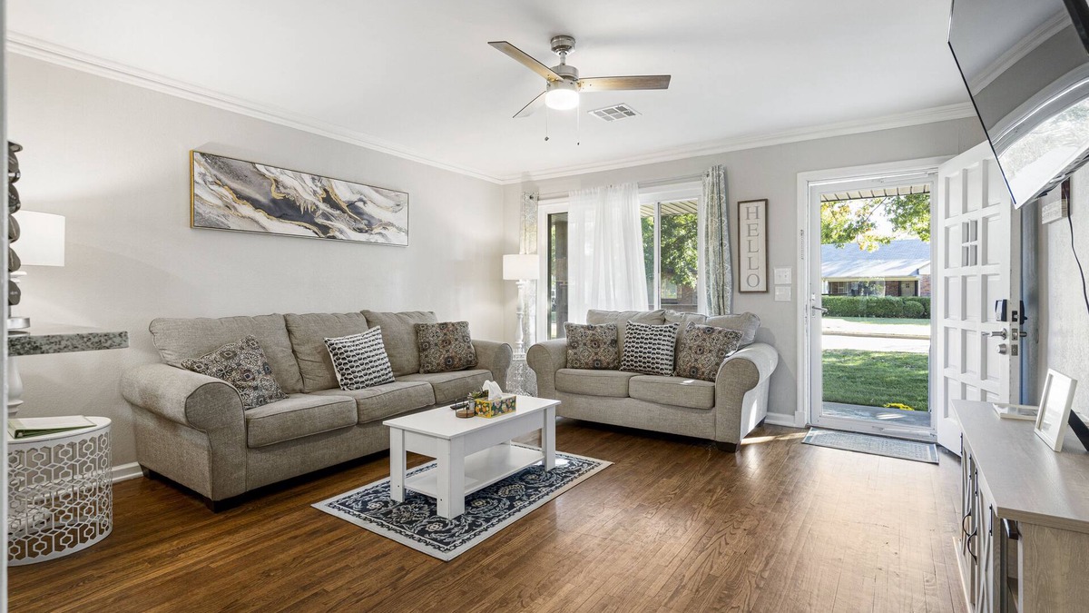 Fair Heights House | 1940s Stunning Midtown Remodel | Expo/TU 1 Mile