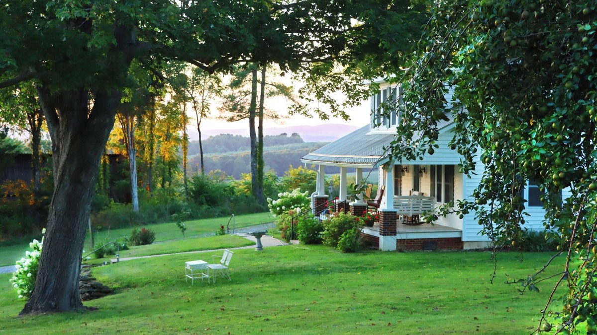 Alleghany County House | 1945 Farmhouse Charm in Sparta Mountain and Meadow Views Hot Tub Firepit Games