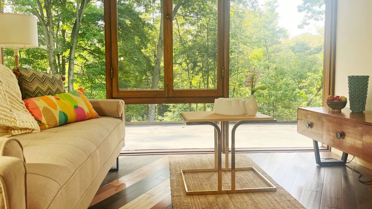 North Dumfries House | 1960 Mid-Century Modern Nature Retreat